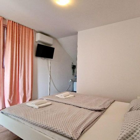 Cozy Room Peny Karlovac Exteriör bild