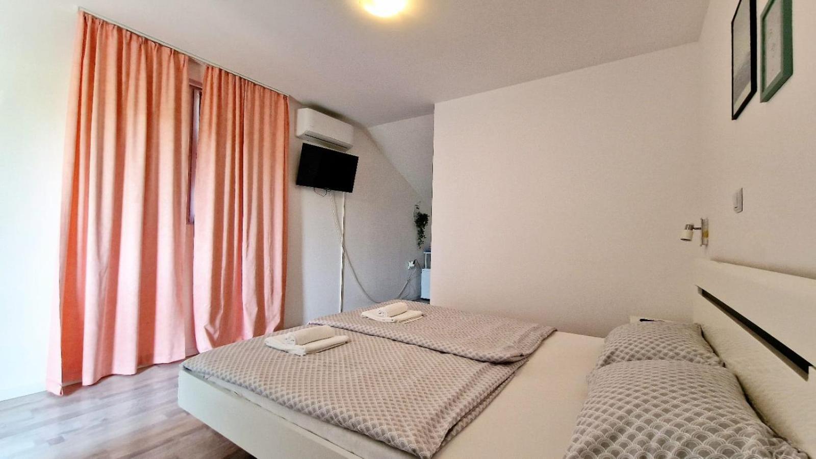 Cozy Room Peny Karlovac Exteriör bild